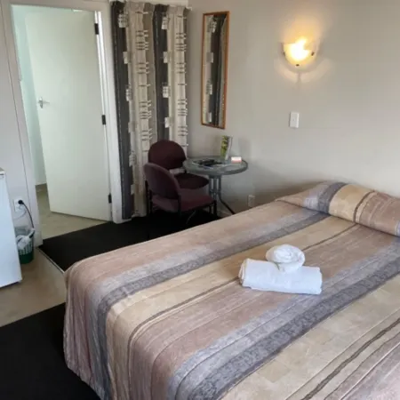 Raymar Motor Inn