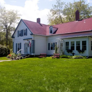 Candlebay Inn