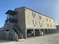 Seaview Pier and Motel Hotels in Stump Sound