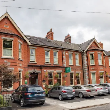 Egans House Hotels near Phoenix Park