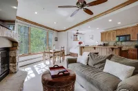Spacious Studio Condo with Lift View at Elkhorn Lodge 1 Bedroom Condo by RedAwning - 3-Star