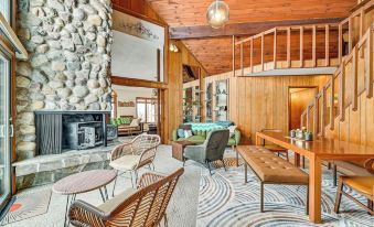 Near Canandaigua Lake: Retro Cabin w/ Deck & Views