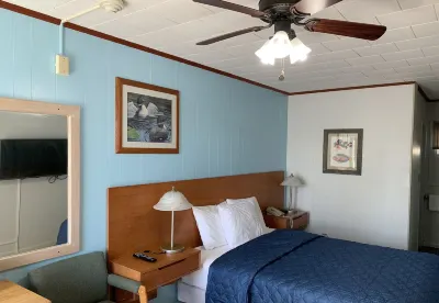Town & Country Motel Hotels in der Nähe von Logan's of Parry Sound, Funeral Home