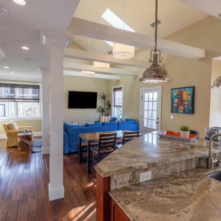 The Newport Lofts - 546 Thames Street