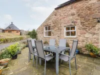 Oak Tree Cottage Hotels near Darwin Forest