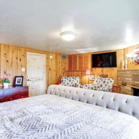 Family Mountain Getaway, Retreat to the Cool Pine