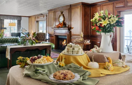 The Harraseeket Inn & Event House Отели рядом с достопримечательностью «When Pigs Fly Bakery»