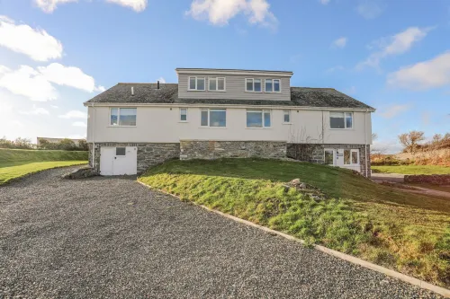 Braid Apartment Hotels in Trearddur