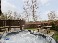 Snowy Owl Lodge Hotels in Saint Harmon