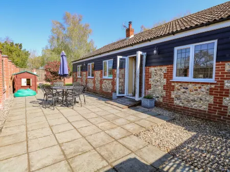 The Meadows Cottage Отели рядом с достопримечательностью «The Metro»