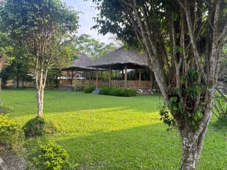 The White Villa A unit of Rupohi Assam Отели в г. Джорхат