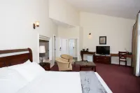 Shiraz Villa Hotels in Osoyoos