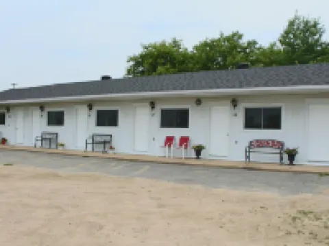 Travellers Inn Hotels in Renfrew County