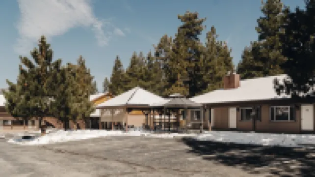 Vintage Lakeside Inn Hotels in Big Bear Lake