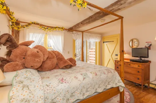 Inn at Buck Hollow Farm Hotels in Franklin County