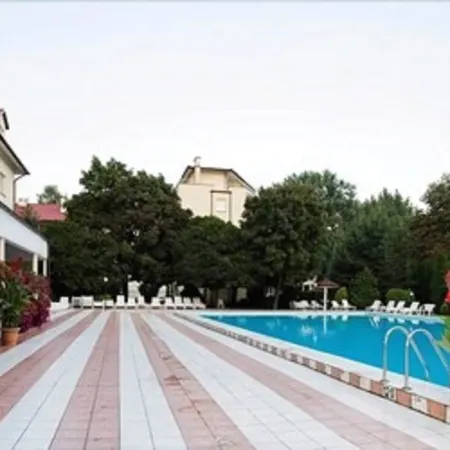 Hotel Ambasador Chojny