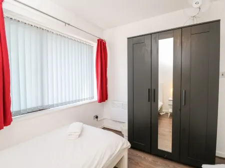 Sea Breeze Отели в г. Седжмур