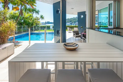 Pavillion 17 - Waterfront Spacious 4 Bedroom with Own Inground Pool and Golf Buggy - parking