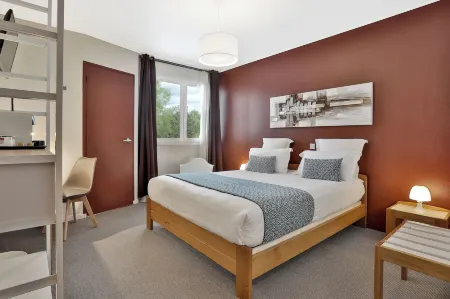 Hôtel-Restaurant Logis Europa Отели в г. Эглетон