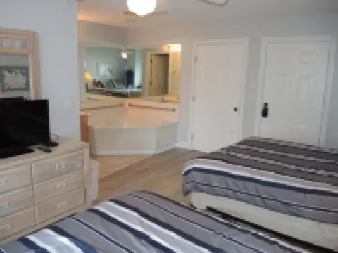 27 Holes of Golf Surrounds the Home 101l with Resort Amenities by Redawning Hotels in Calabash