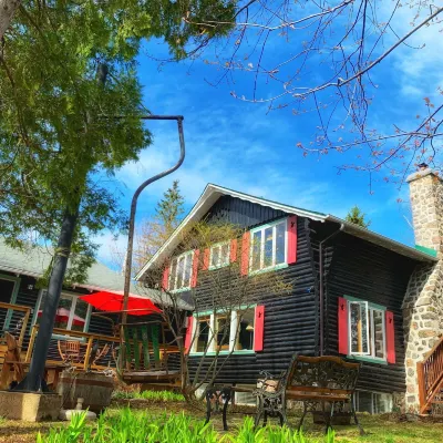Auberge le Lupin-Self Check-IN Hotels near Ski de fond Mont-Tremblant