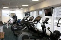 Adventurer Oceanfront Inn - Fitnessstudio
