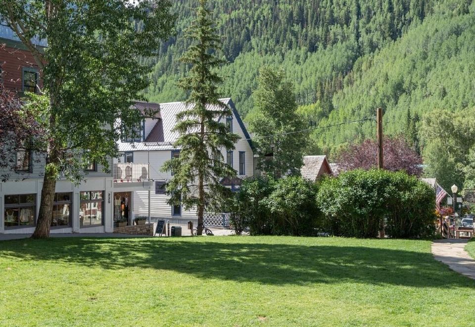 hotel overview picture