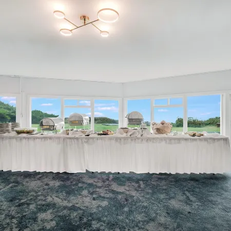 Hallmark Resort - Newport