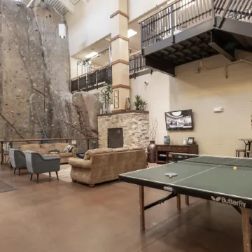 Mountain Haus 4 Bedroom Home by RedAwning