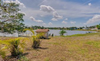 Port Charlotte Home w/ Pool - 8 Mi to Beaches!