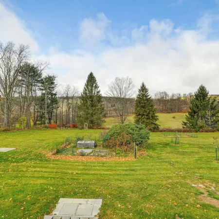 1 Mi to Historic District: Mtn-view Franklin Home