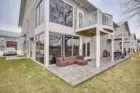 Road America Retreat: Modern Villa w/ Garage! - 4 estrellas