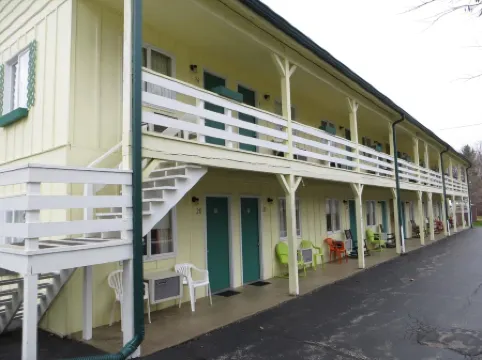 Green Valley Motor Lodge