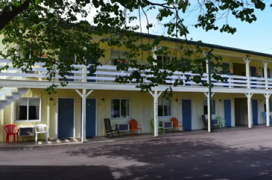 Green Valley Motor Lodge