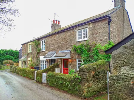 1 Gabberwell Cottages Отели рядом с достопримечательностью «Wembury Beach»