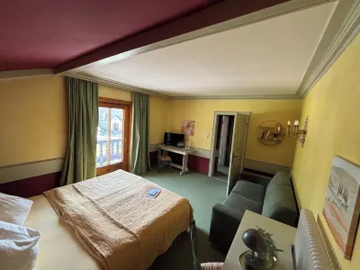 Panorama apartment "Landhaus Zell am See" for 8 people in Niedernsill. Wasserfall Hirzbach 주변 호텔