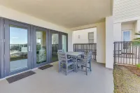 Miramar Beach Retreat - Beachfront and Poolside