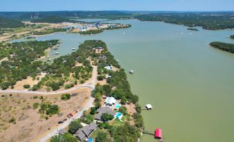 Spacious Palo Pinto Home Private Dock and Pool