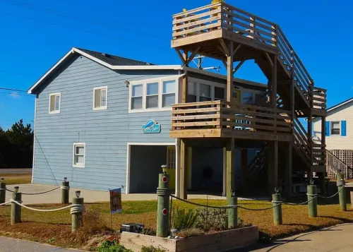 Surfin’ Sunrise a 4-bedroom house in awesome Nags Head just steps from the beach