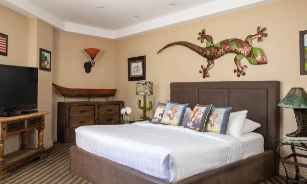 Retro Suites Hotel