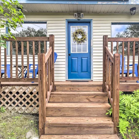 Pet-Friendly Saranac Lake Retreat w/ Deck & Yard