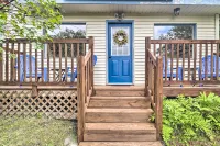 Pet-Friendly Saranac Lake Retreat w/ Deck & Yard - واي فاي