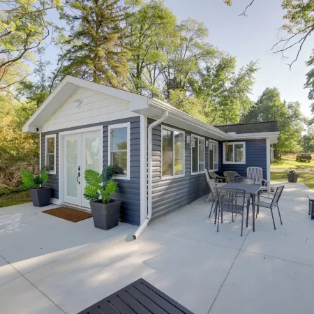 Stylish Grass Lake Retreat - Steps to Park!