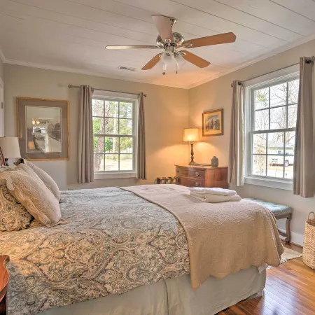 Private Yard & Water Views: Cozy Urbanna Cottage