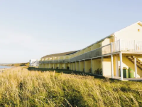 بافيلون سور مير باي ريوتل (150 متريس فروم ذا مين هوتل) فنادق في ماتان