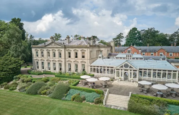 基沃斯劇院酒店