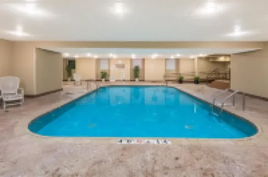 Microtel Inn & Suites by Wyndham North Canton