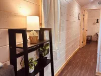 Charming Red Surry Cabin close to Acadia National Park and Bar Harbor Hotele w: Surry