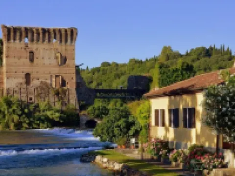 Le Finestre Su Borghetto Hotels in Valeggio sul Mincio