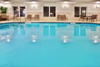 Holiday Inn Express & Suites Dubuque-West